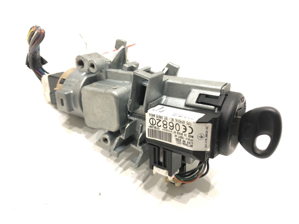 [STARK-644684] Portavasos MAZDA 6 Station Wagon (GY) 2002-2008