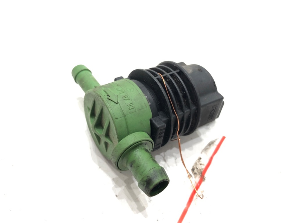 [STARK-645681] Válvula solenoide de agua Mercedes-Benz Clase C (W204) 2007-2015