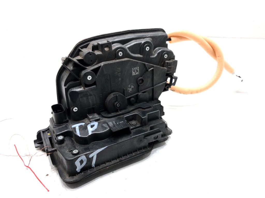 [STARK-688877] Cierre de puerta trasera derecha BMW Serie 5 (G30, F90) 2016-2022