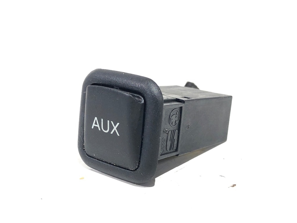 [STARK-738422] Puerto USB SEAT Exeo (3R2) 2.0 TDI 105 kW 2008-2013