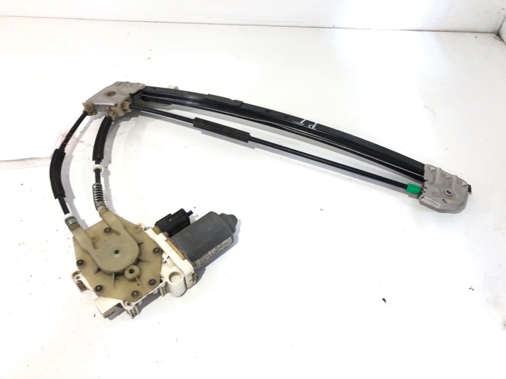 [STARK-742038] Elevador de ventana delantero derecho BMW 5 (E39) 1995-2003