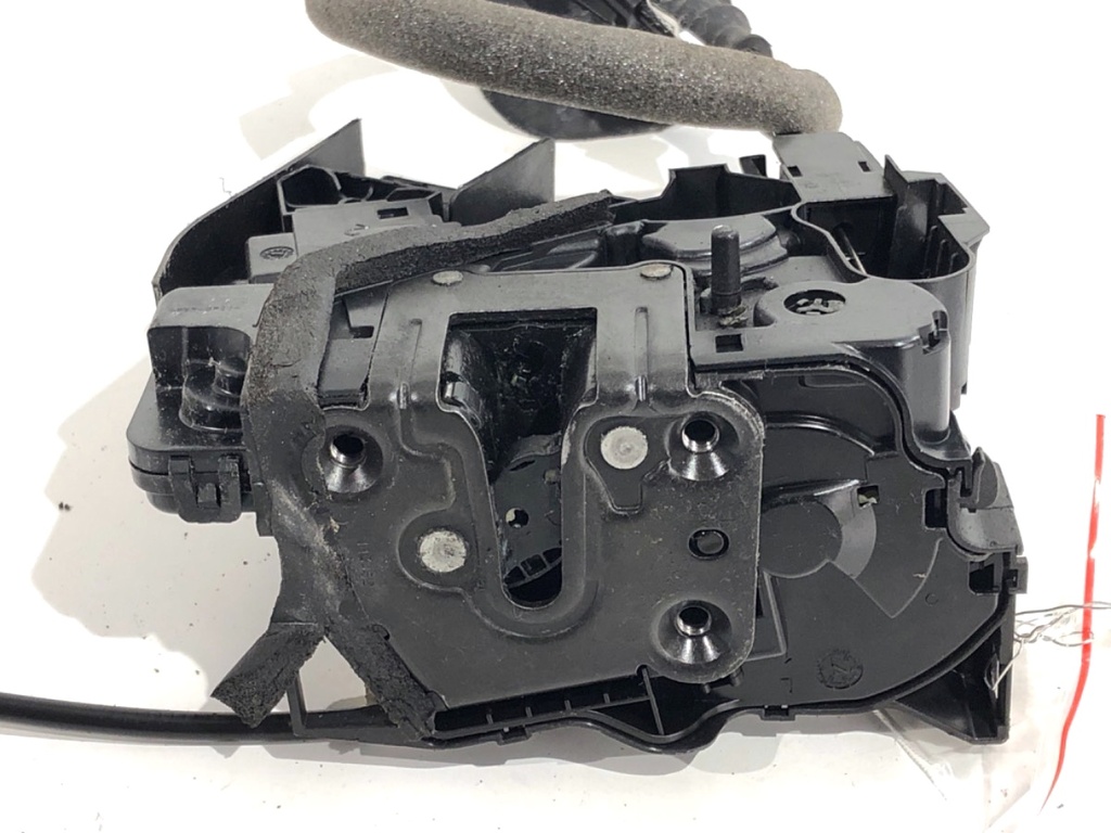 Cerradura de puerta trasera izquierda Renault Megane IV liftback 1.6 TCe 205 151 kW