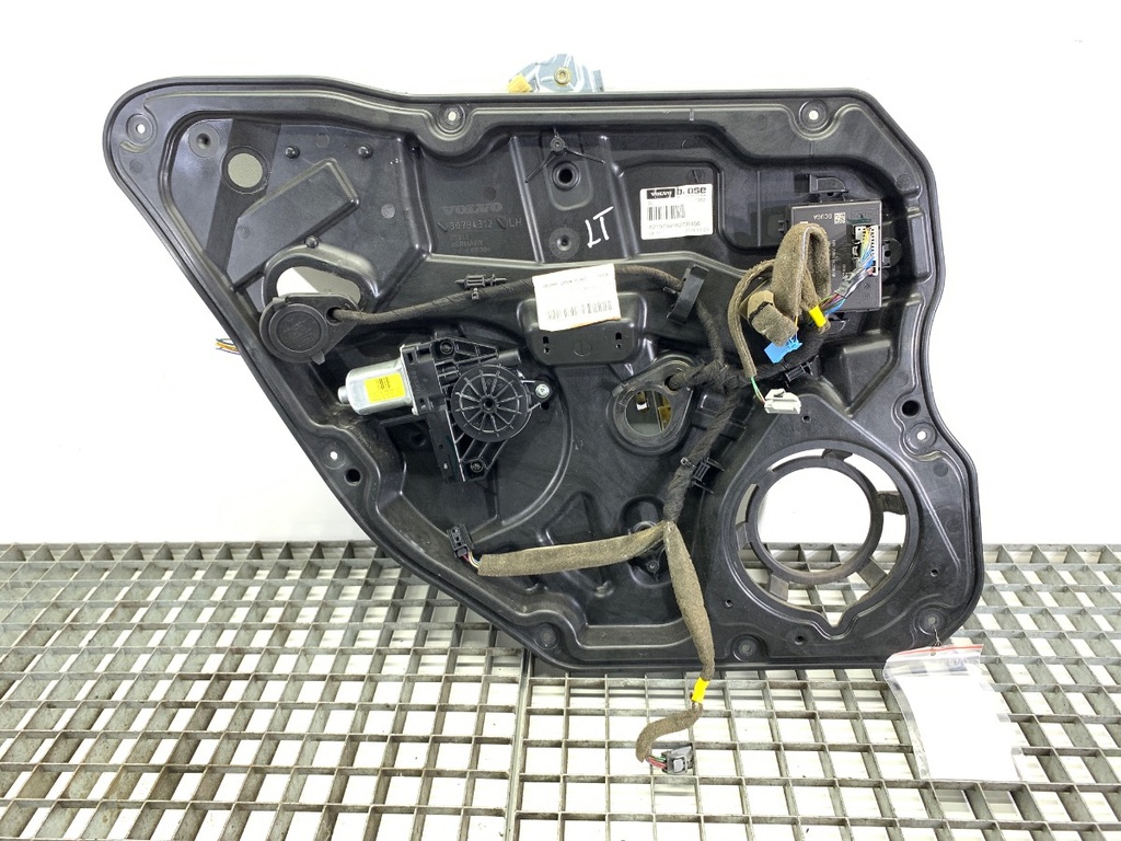 [STARK-779798] Elevador de luneta trasera izquierdo VOLVO V60 I (155, 157) 2010-2018