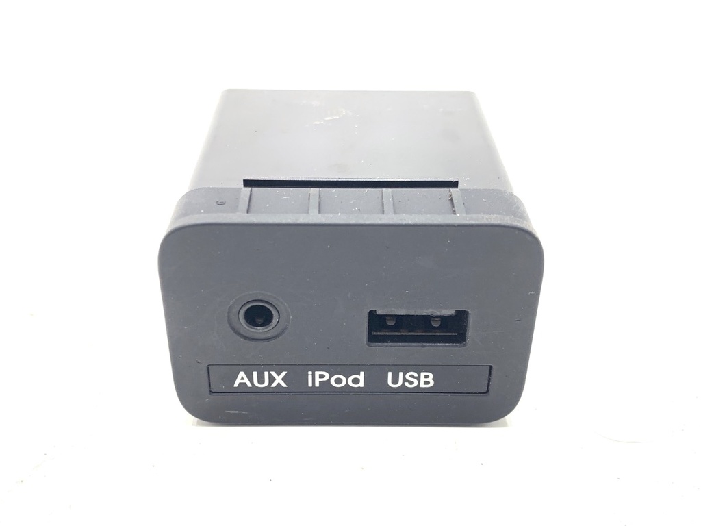 [STARK-805151] Puerto USB KIA Sportage III (SL) 2009-2022