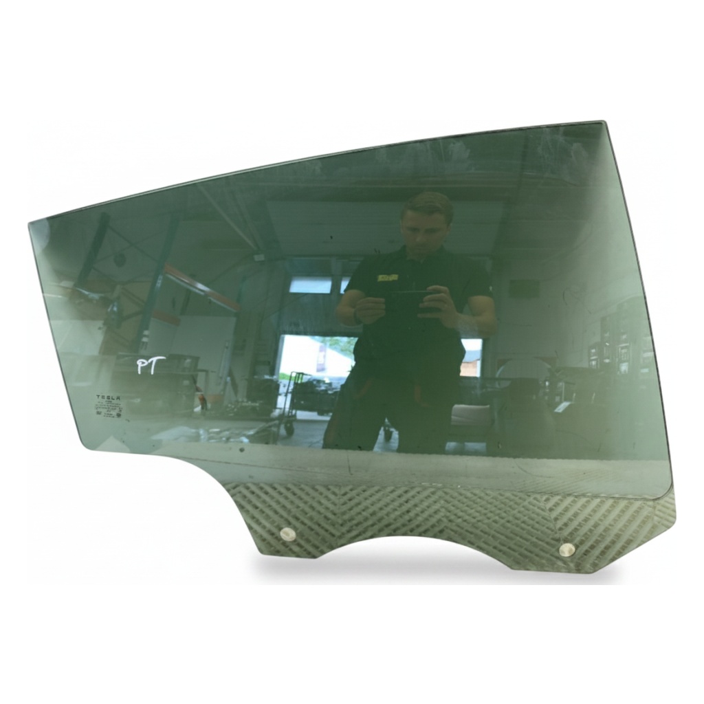 [STARK-915447] Luna trasera derecha Tesla Model Y (5YJY) 2019-2022