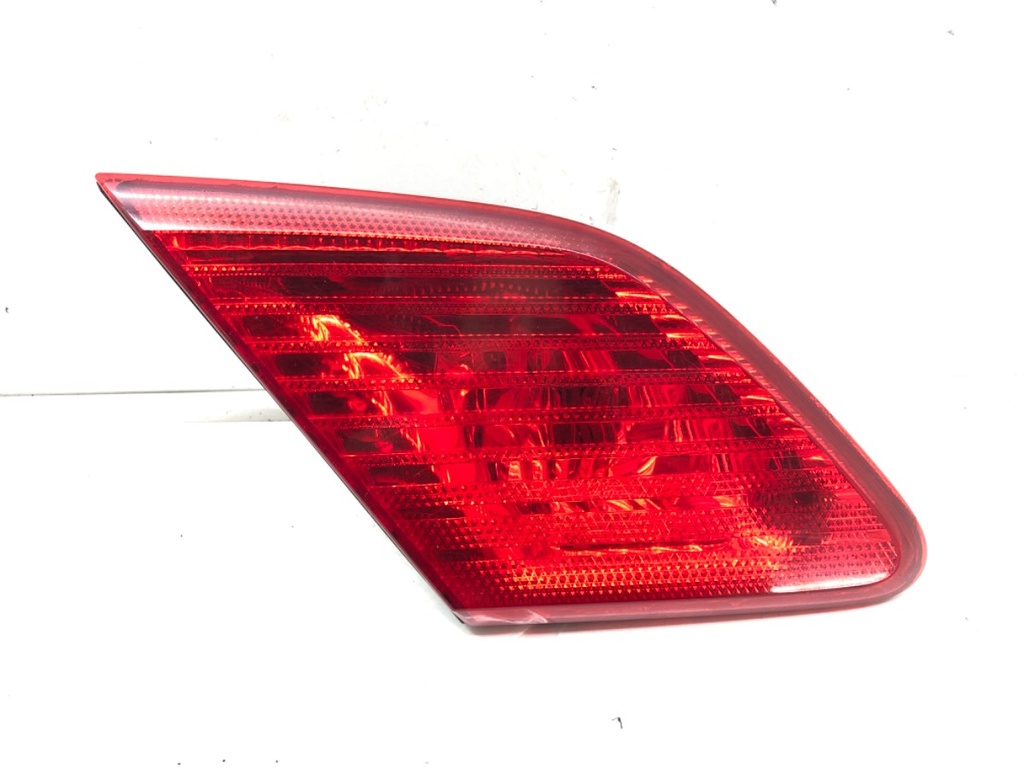 [STARK-554284] Piloto trasero izquierdo Toyota Avalon sedán (_X2_) 1999-2005