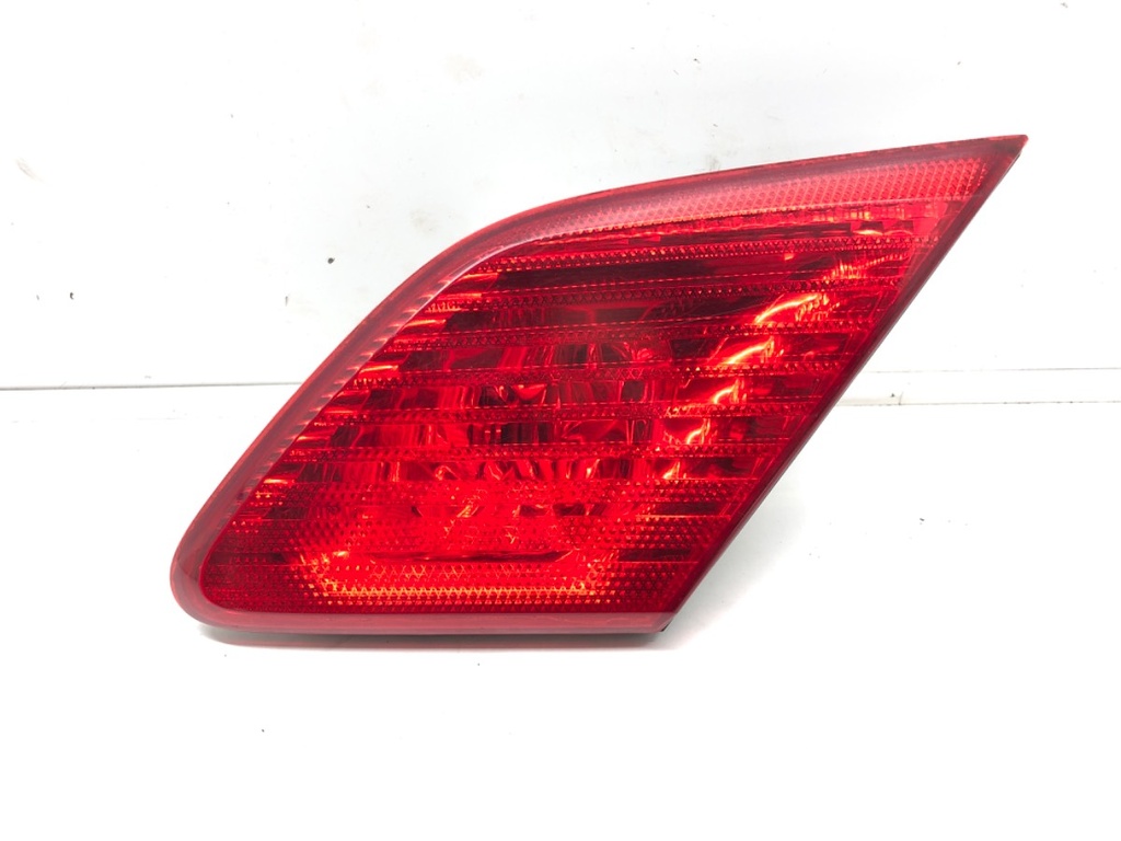 [STARK-554285] Piloto trasero izquierdo Toyota Avalon sedán (_X2_) 1999-2005