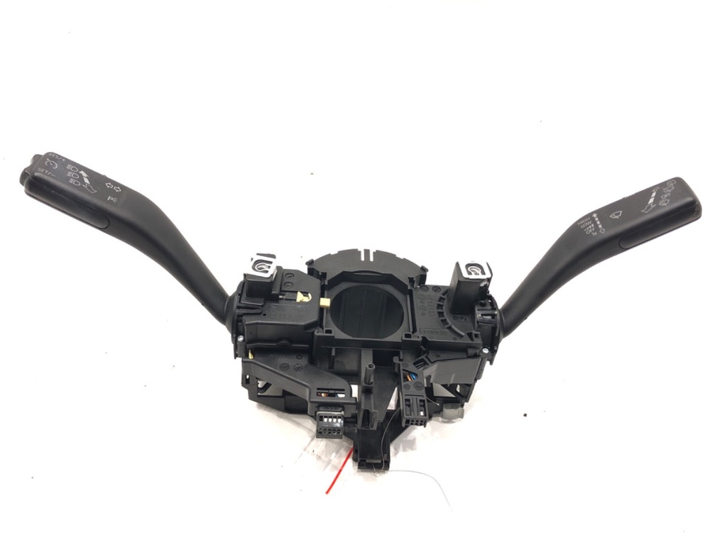 [STARK-576733] Combinado de luces VW Golf VI (5K1) 1.6 TDI 77 kW 2008-2014