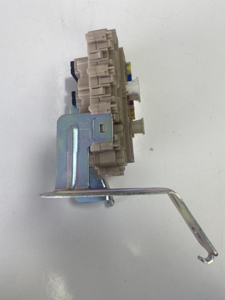 [EPE-101546] Caja de fusibles Nissan Navara D23M