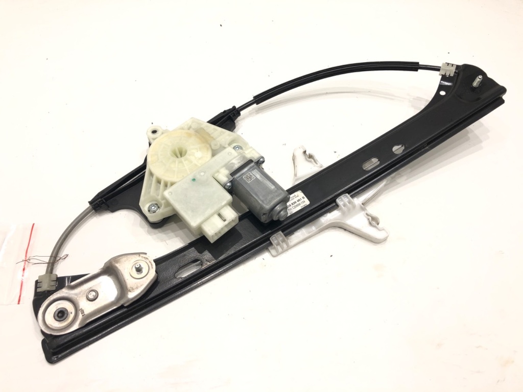 [STARK-739844] Elevalunas trasero izquierdo VW Passat B8 Variant (3G5, CB5) 2014-2022