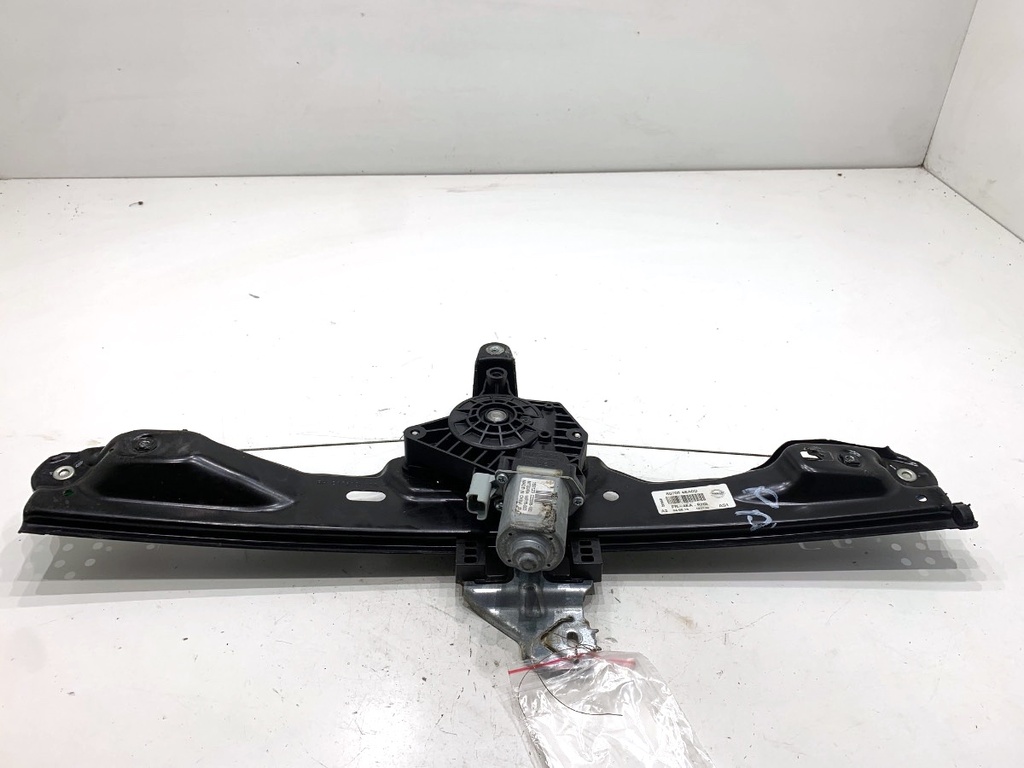 [STARK-886157] Elevador de ventanilla delantero derecho Nissan Qashqai II (J11) 1.6 DIG-T 120 kW