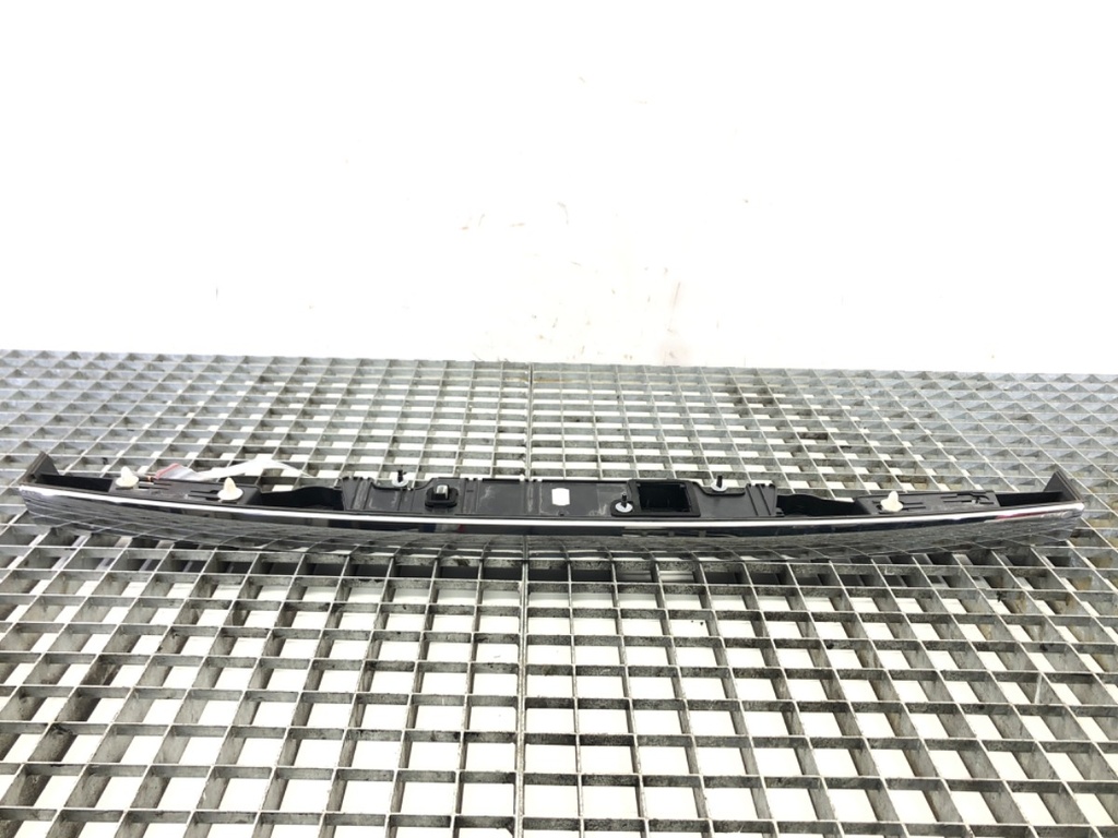 [STARK-523754] Moldura de portón trasero BMW Serie 7 (F01, F02, F03, F04) 2008-2015