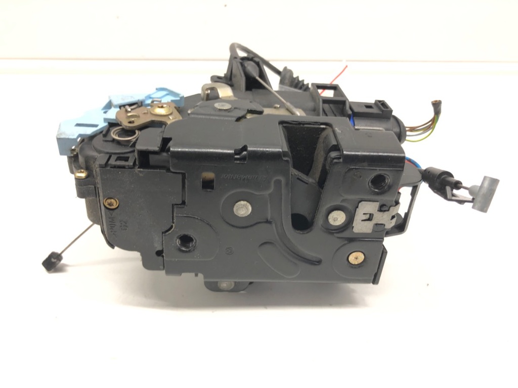 [STARK-542261] Cerradura de puerta trasera izquierda SKODA OCTAVIA II Combi (1Z5) 2004-2013