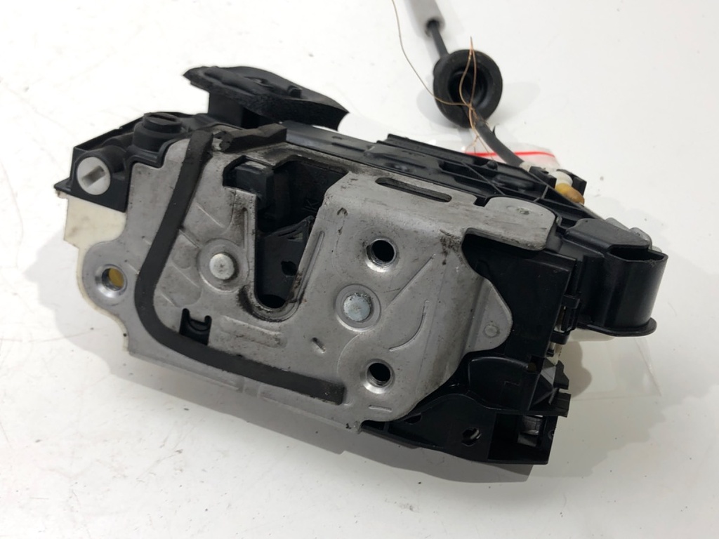 [STARK-546979] Cerradura de puerta trasera izquierda SKODA RAPID (NH3, NK3, NK6) 2012-2022