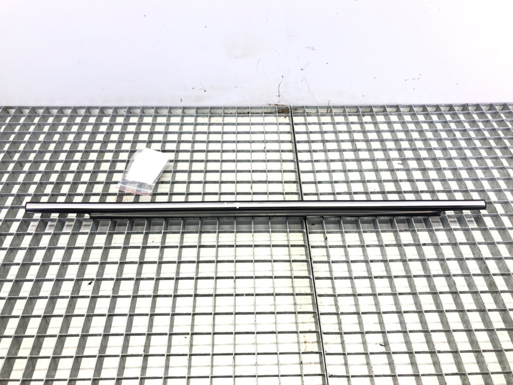 [STARK-576408] Guarnición de puerta delantera derecha Mitsubishi Outlander II (CW_W) 2006-2012