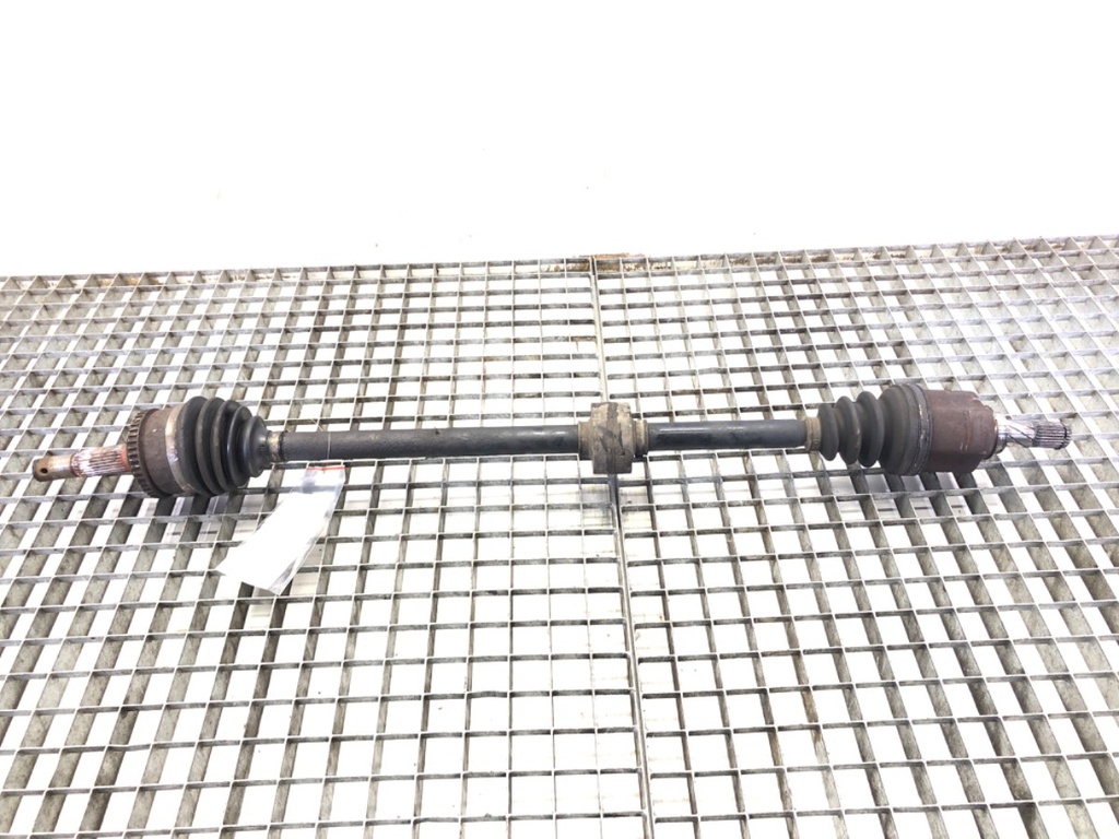 [STARK-617026] Semieje delantero derecho NISSAN PRIMERA (P12) 1.8 85kW 2002-2008