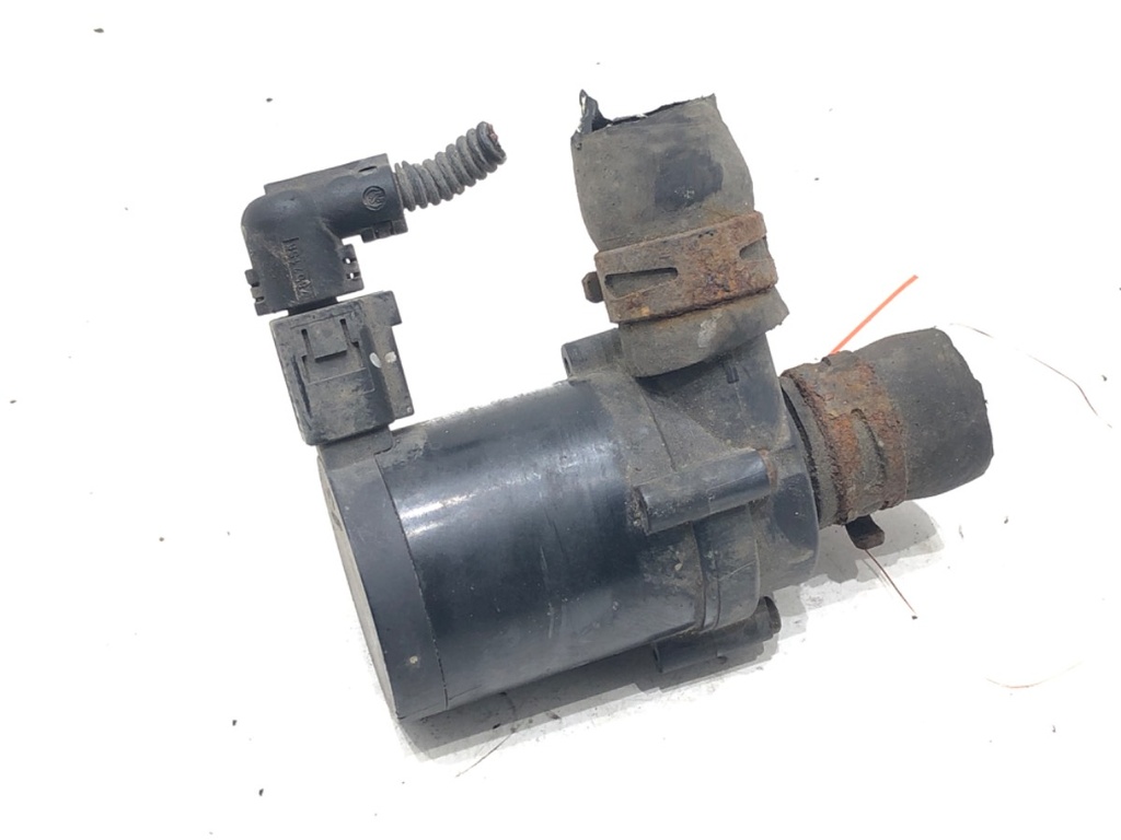 [STARK-662402] Bomba de agua adicional VW Touareg (7LA, 7L6, 7L7) 2002-2013