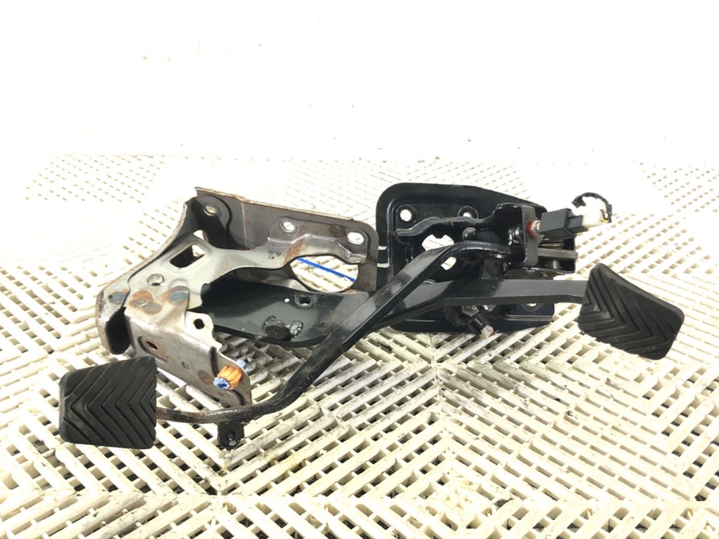 [STARK-667887] Pedales Mitsubishi ASX (GA_W_) 2009-2022