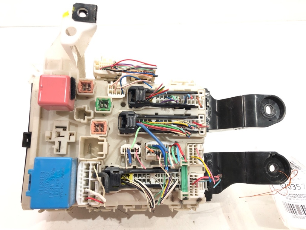 [STARK-670357] Caja de fusibles Toyota Avensis Kombi (_T27_) 2009-2018 2.2 D-4D