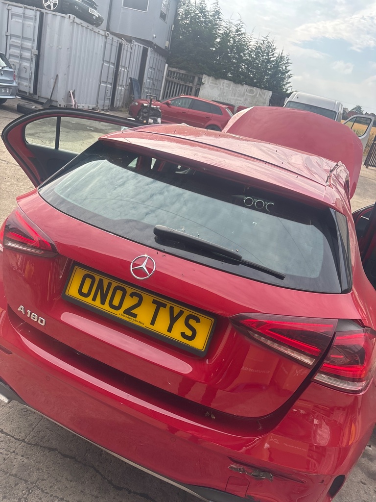 [EPE-125212] Portón trasero Mercedes-Benz Clase A