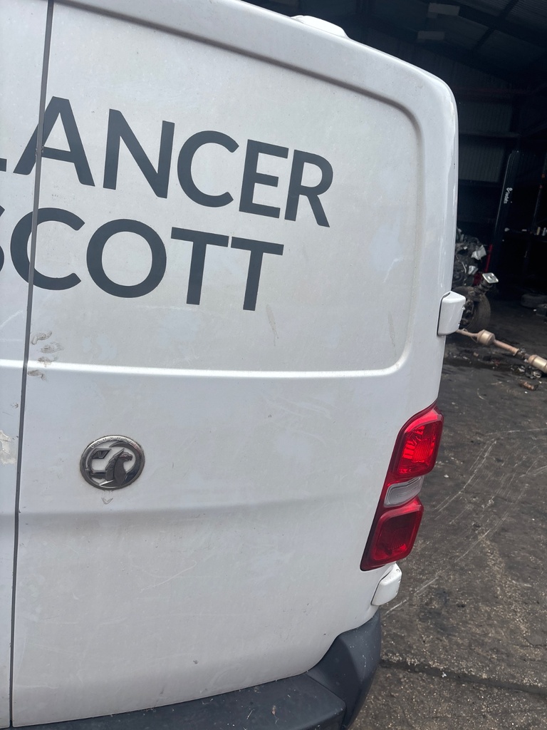 [EPE-125473] Puerta trasera derecha Opel Vivaro 2023