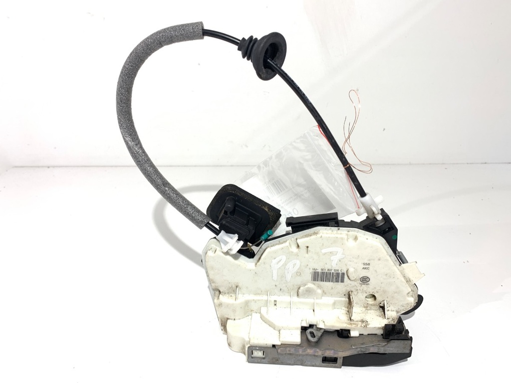 [STARK-702340] Cerradura de puerta delantera derecha SKODA OCTAVIA III Combi (5E5, 5E6) 2012-2022