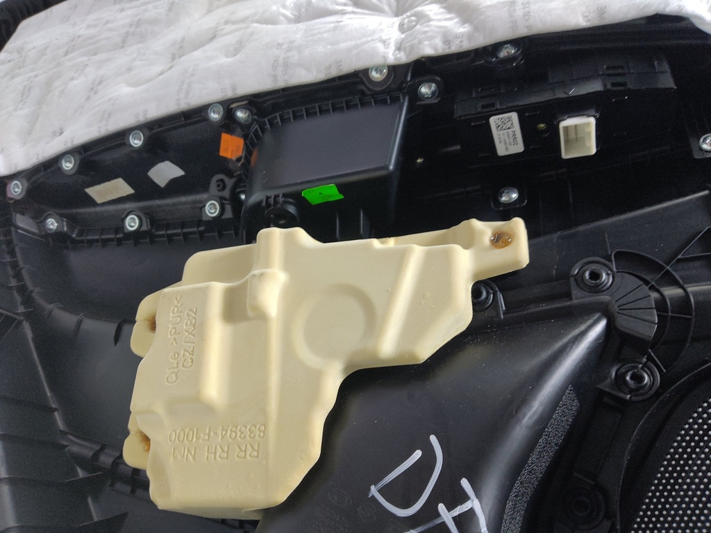 [MTD-536585] Revestimiento de puerta Kia Sportage 2019