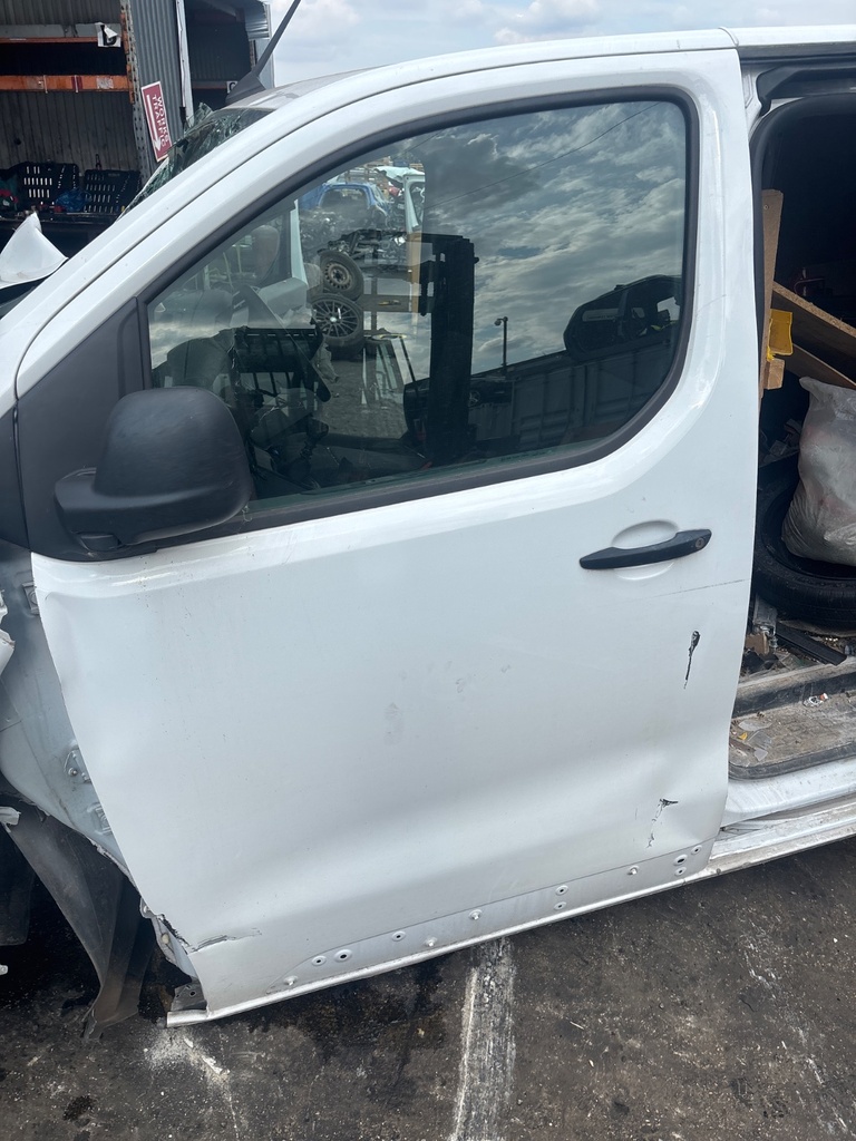 [EPE-125451] Puerta delantera izquierda Opel Vivaro