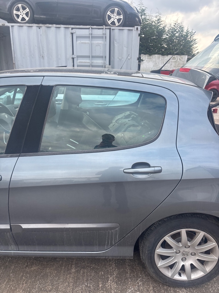 [EPE-125392] Puerta trasera izquierda Peugeot 308 MK1