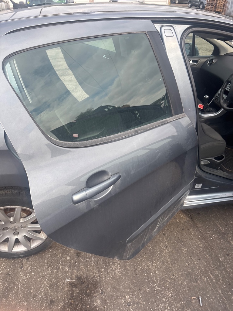 [EPE-125412] Puerta trasera derecha Peugeot 308 MK1