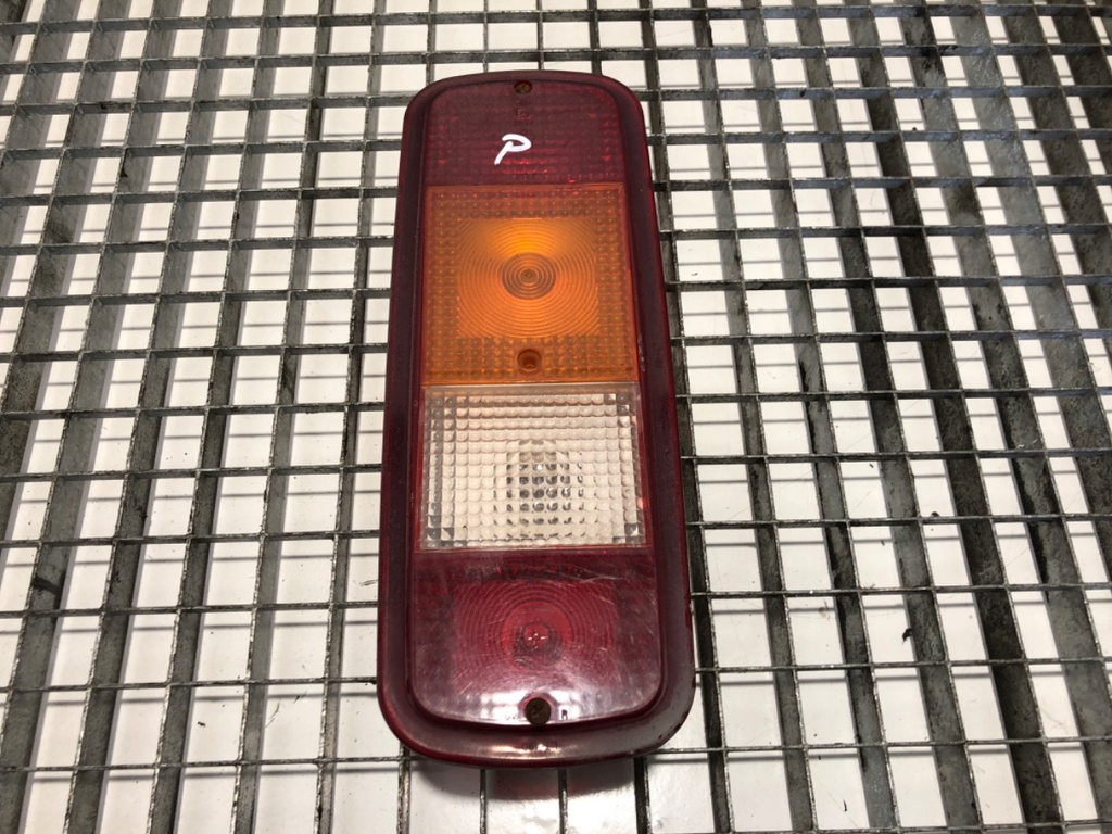[STARK-706133] Piloto trasero derecho VW LT 28-35 I Autobus (281-363) 1975-1996