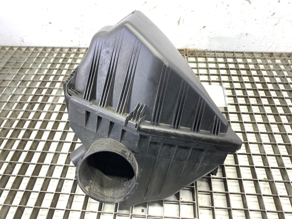 [STARK-718785] Caja de filtro de aire BMW Serie 6 E64 630i 2004-2007