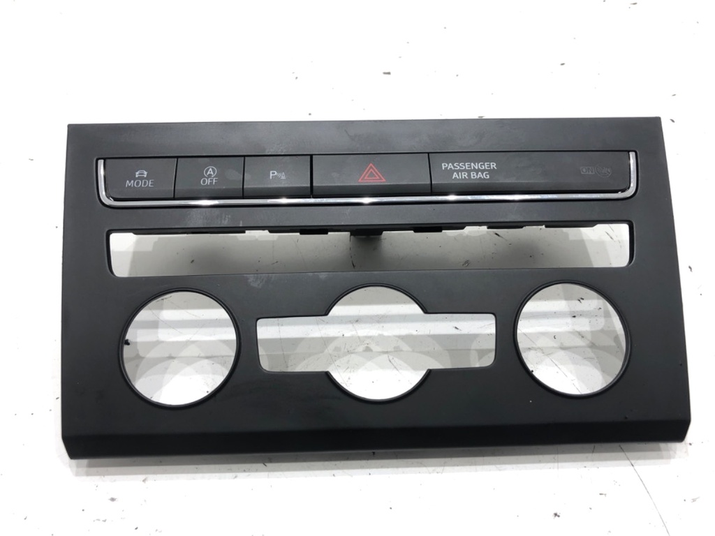 [STARK-730331] Interruptor de luces de emergencia SEAT León (5F1) 2012-2022 2.0 TDI 110 kW