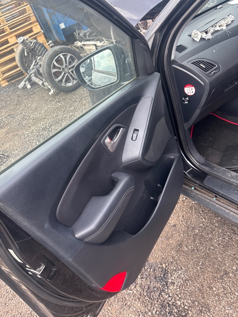 [EPE-125528] Panel interior de puerta delantera izquierda Hyundai ix35