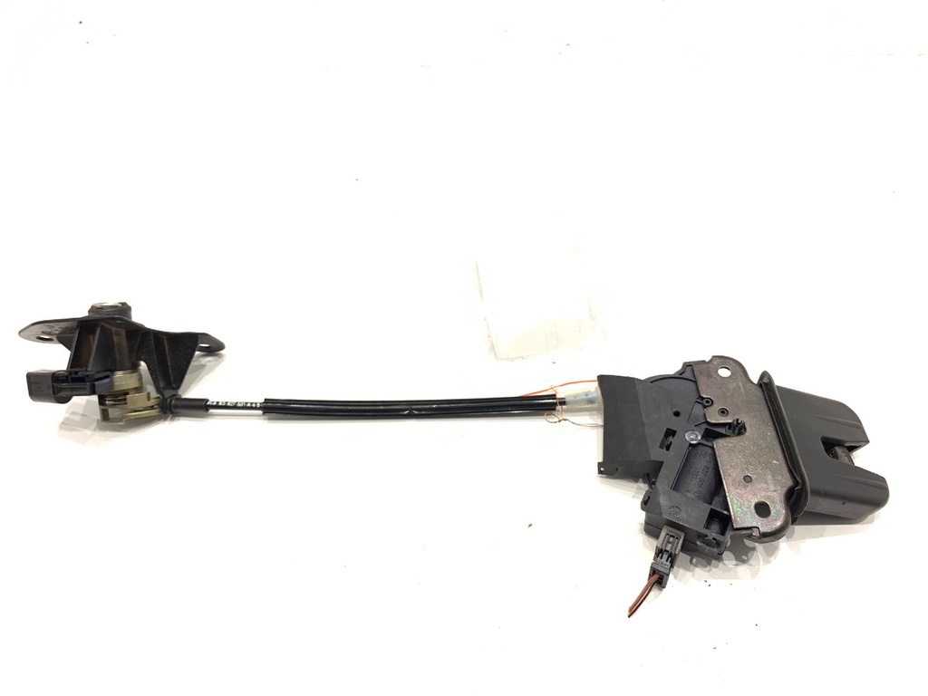 [STARK-749374] Cierre de portón trasero VW Jetta III (1K2) 1.6 FSI 85 kW 2004-2013