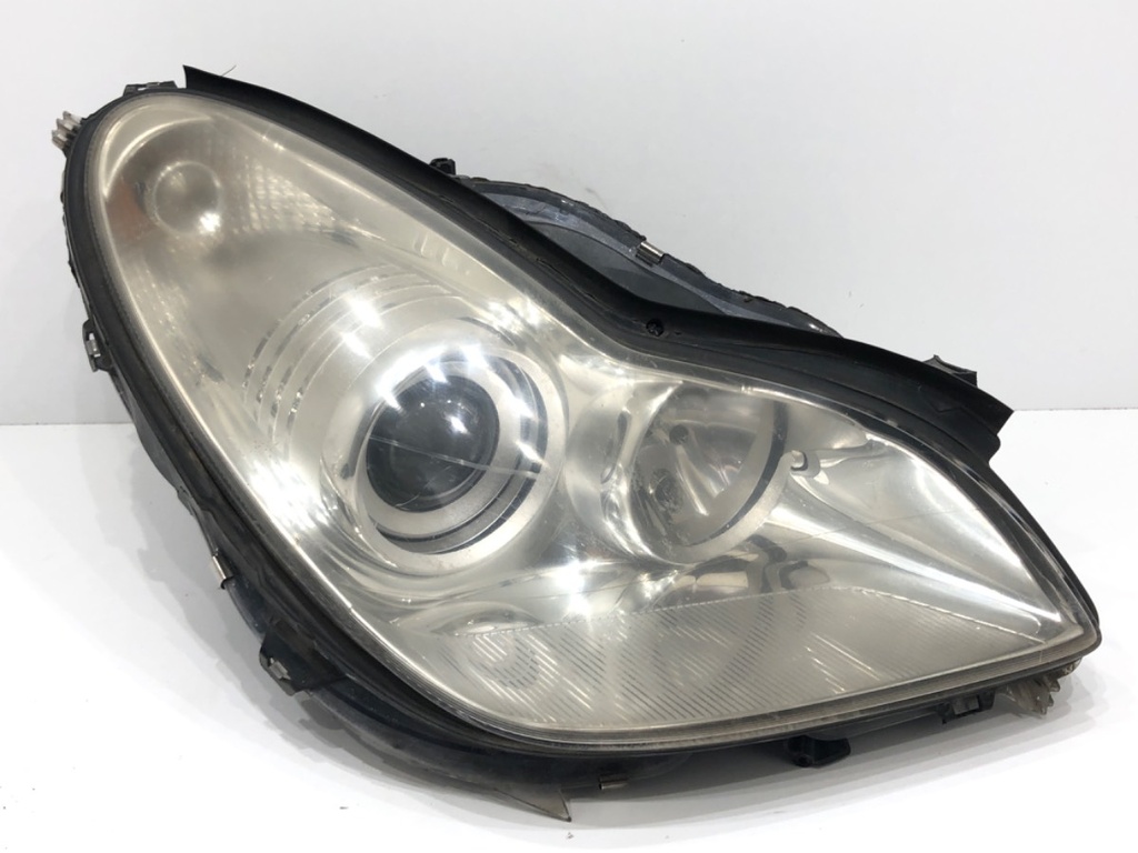 [STARK-574364] Faros delanteros Mercedes-Benz CLS (C219) 2004-2011
