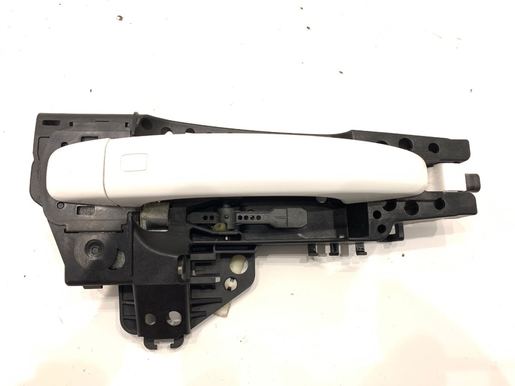 [STARK-757819] Manilla exterior de puerta derecha delantera Audi A4 B8 (8K2) 2007-2015