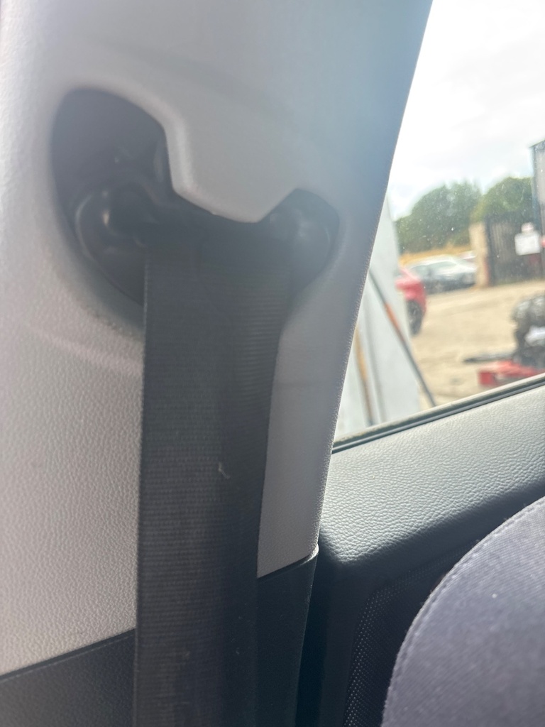 [EPE-125283] Pretensor de cinturón de seguridad delantero derecho BMW Serie 1