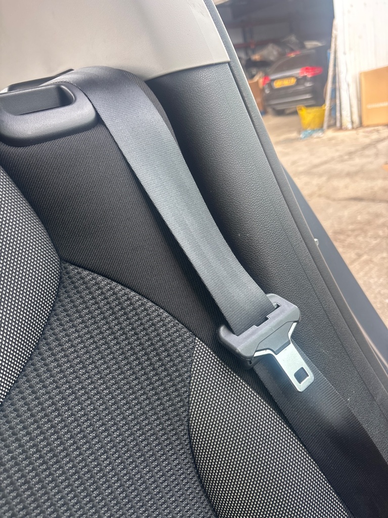 [EPE-125415] Pretensor de cinturón trasero izquierdo Peugeot 308