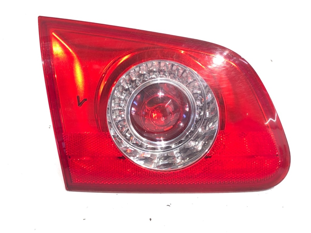[STARK-770202] Piloto trasero izquierdo VW Passat B6 (3C2) 2.0 TDI 103 kW 2005-2009