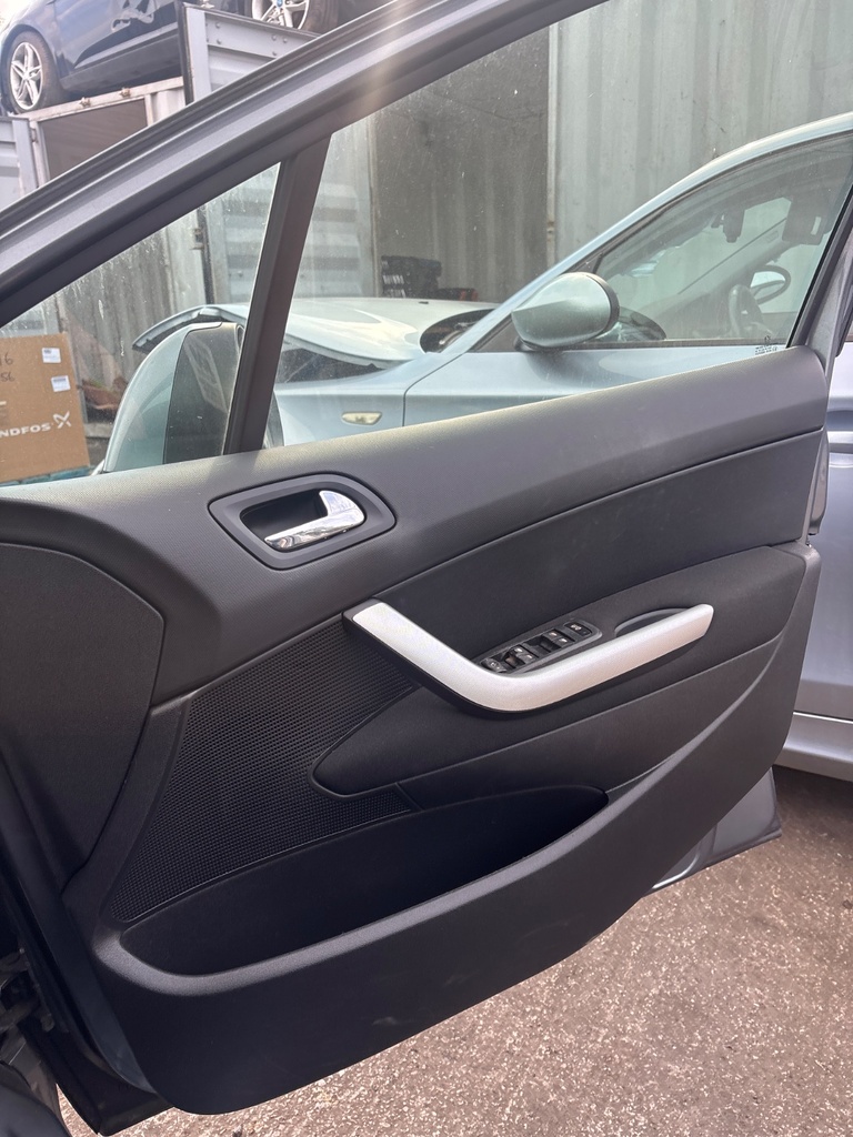 [EPE-125347] Panel interior de puerta delantera derecha Peugeot 308 MK1