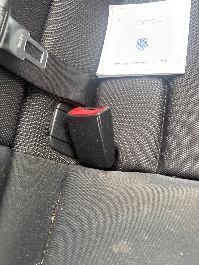 [EPE-125327] Cierre de cinturón de seguridad trasero central izquierdo BMW Serie 1 118d 2009