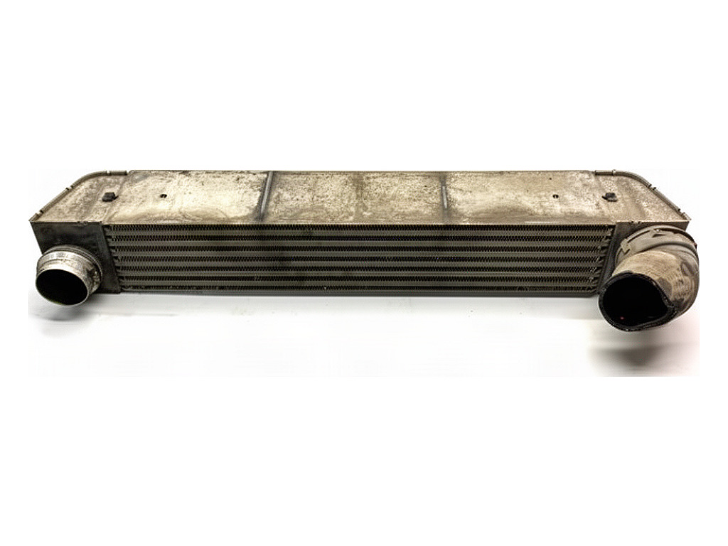 [STARK-947124] Intercooler BMW 5 Touring (E61)