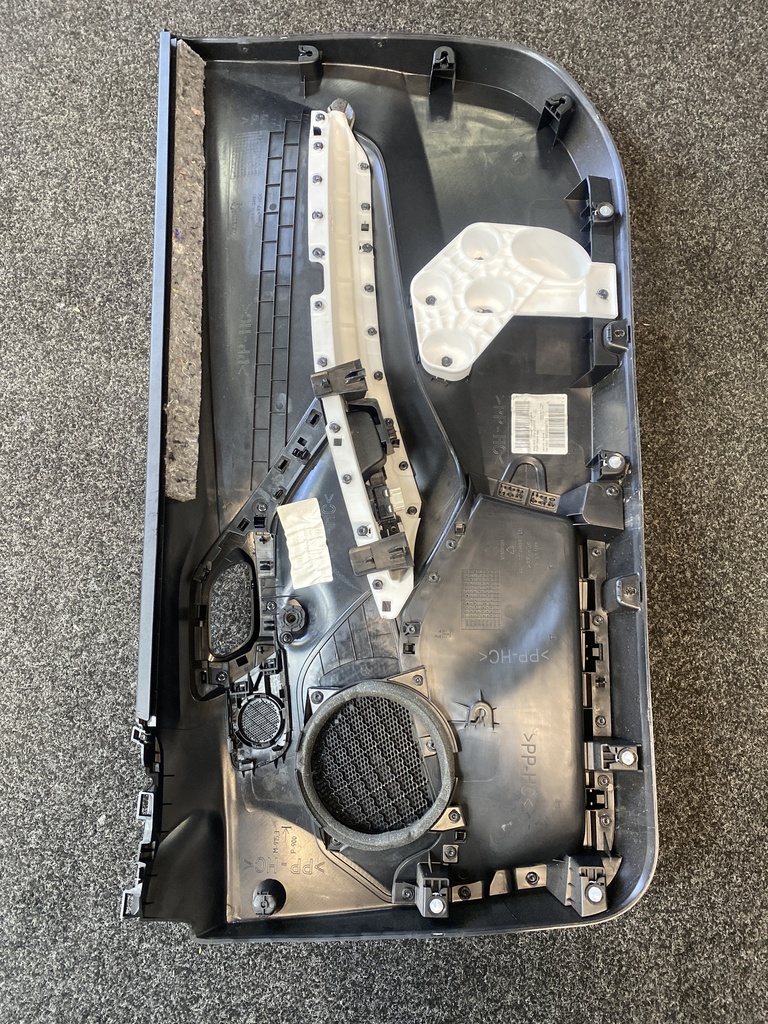 [EPE-101823] Panel embellecedor puerta izquierda con interruptores PEUGEOT 208