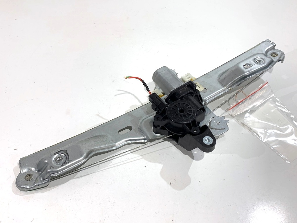 [STARK-813277] Elevador de ventana trasero izquierdo Nissan Qashqai II (J11, J11_) 1.2 DIG-T 85 kW 2013-2022