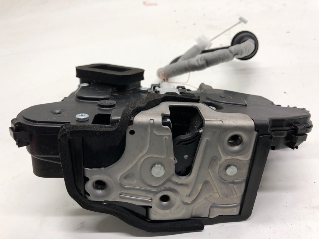 [STARK-816835] Cerradura de puerta delantera izquierda SKODA KAMIQ (NW4) 2019-2022