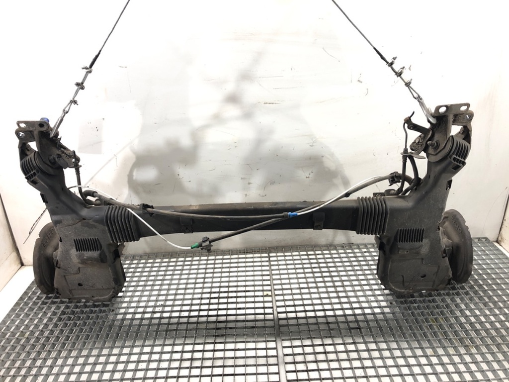 [STARK-713042] Viga trasera TOYOTA PROACE CITY 1.5 D-4D 130 2019-2022