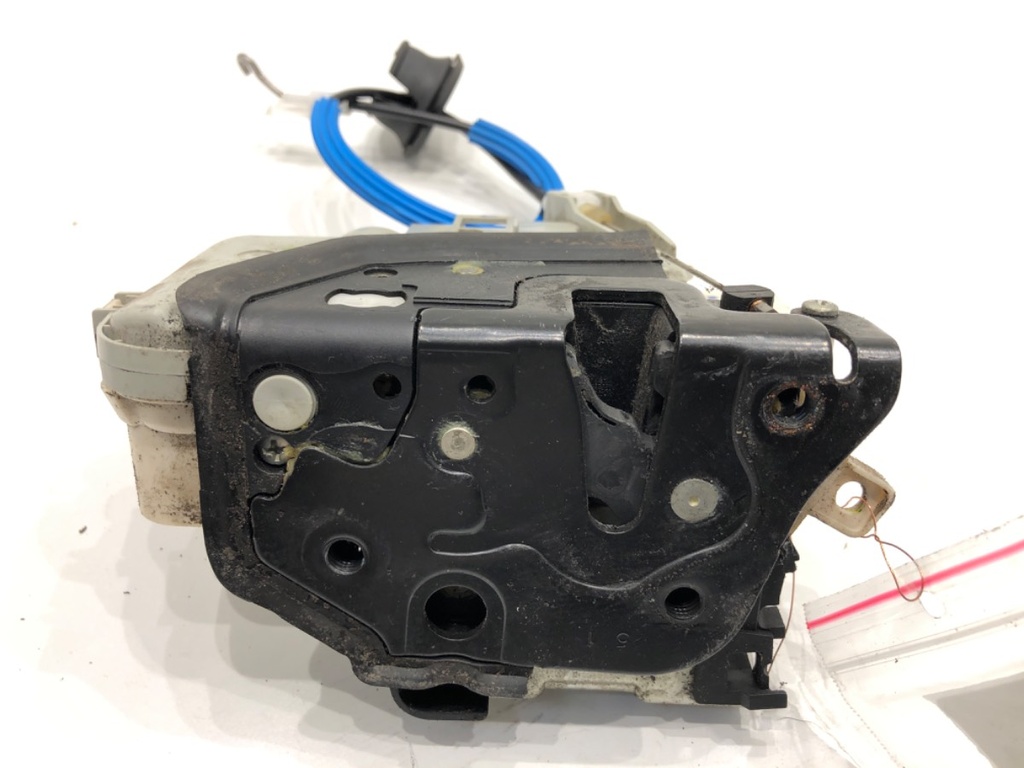 [STARK-868320] Cerradura de puerta delantera izquierda Audi A4 B8 Avant