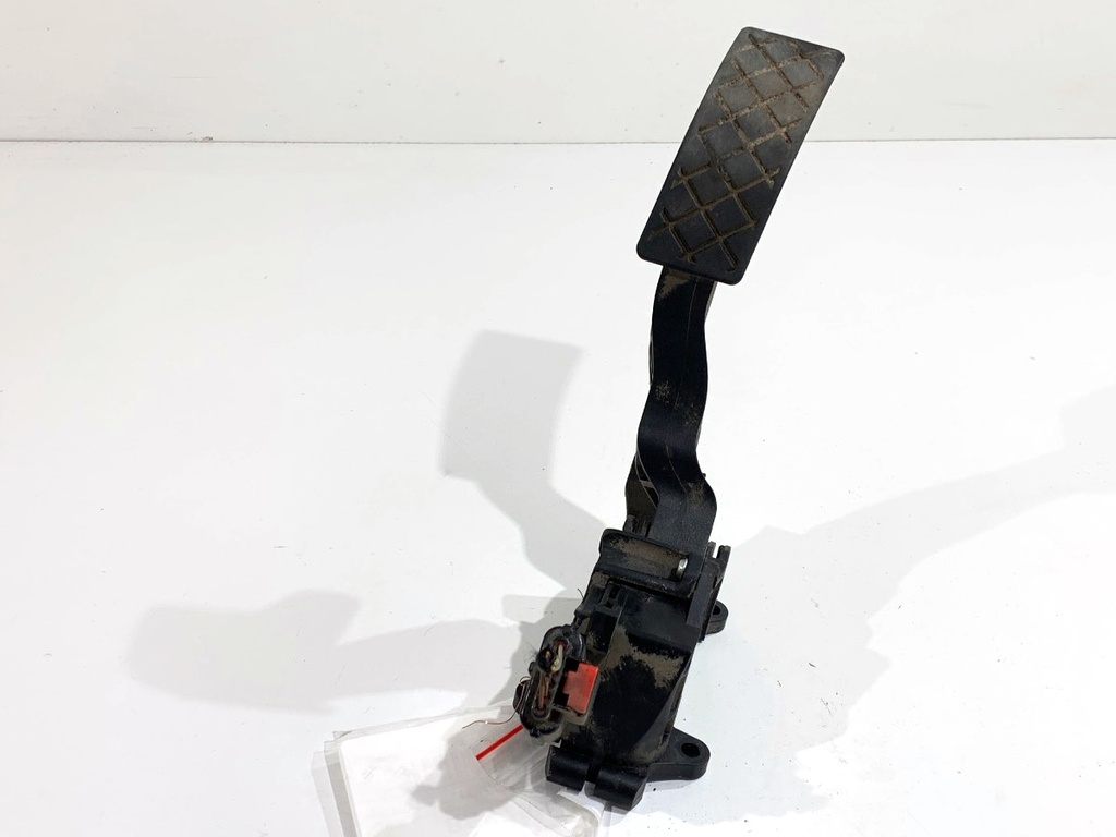 [STARK-868758] Pedal de acelerador Skoda Rapid