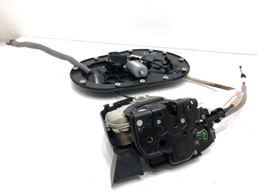 [STARK-682340] Cerradura de puerta delantera izquierda Audi Q7 (4MB, 4MG) 2015-2022